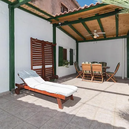 Holiday home Lovely In With Wifi Preko