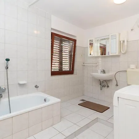 Ulbiskupa Josipa Marcelica Cr