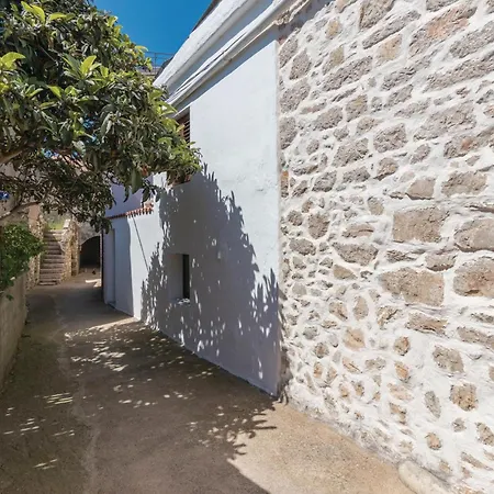 Ulbiskupa Josipa Marcelica Cr 프레코