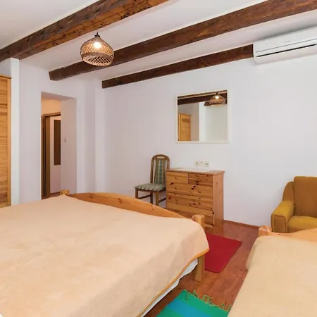 Ulbiskupa Josipa Marcelica Cr 프레코