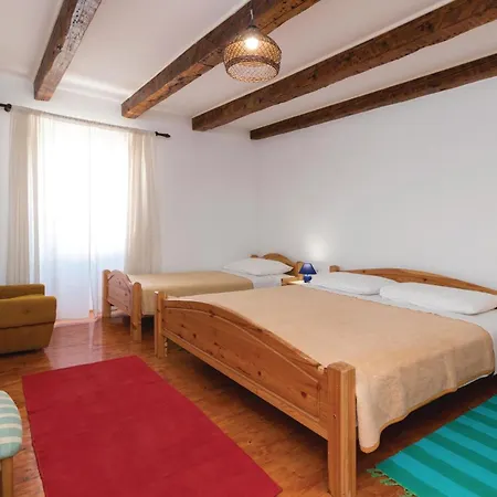 Vakantiehuis Lovely In With Wifi